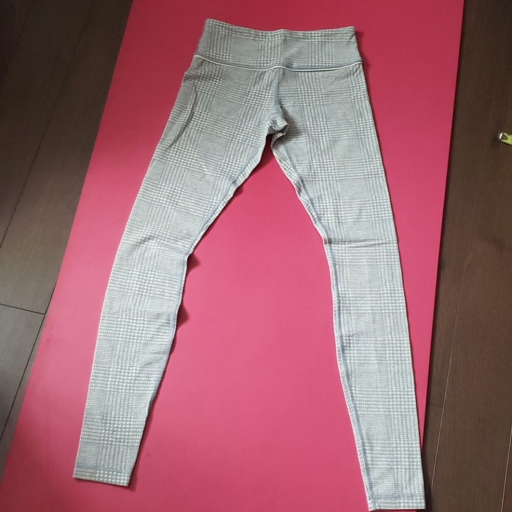 Lululemon pant - Picture 5 of 5